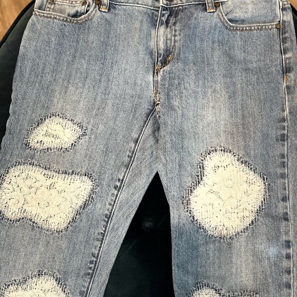 GORGEOUS,MICHAEL KORS light jeans,with patches over the front. in a size 2 - Picture 4 of 15